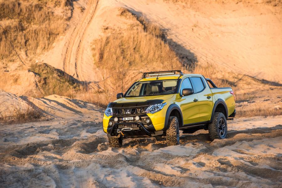  Mitsubishi L200 Monster Concept 2016 года  (фото 16 из 30)